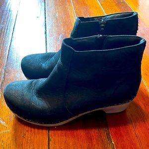 Dansko size 39 (US 8) black leather booties.